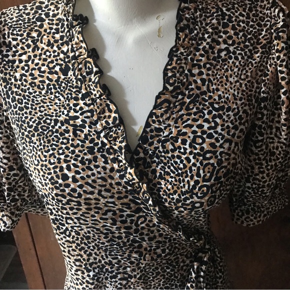 TOPSHOP Animal Print Mini Wrap Dress - Picture 3 of 8